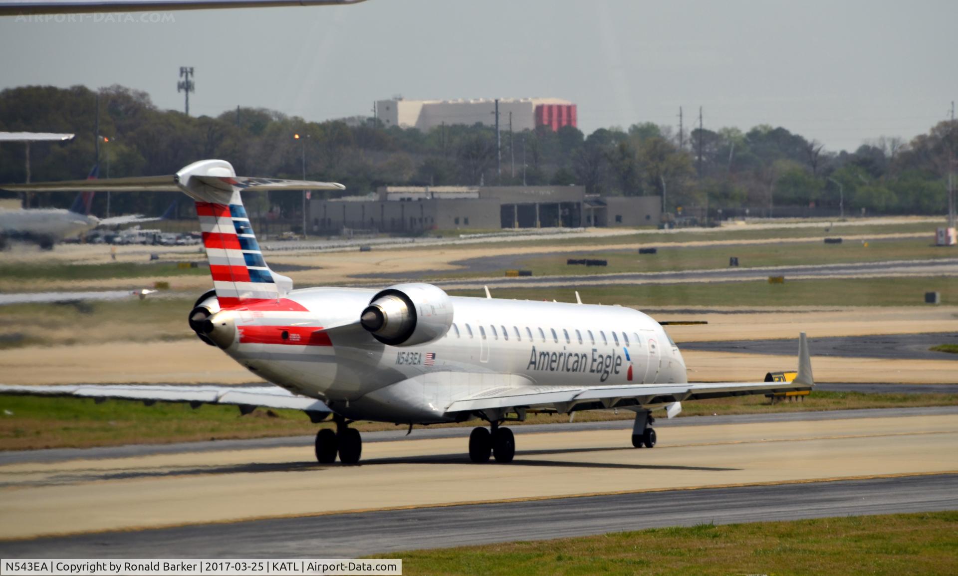 N543EA, 2011 Bombardier CRJ-700 (CL-600-2C10) Regional Jet C/N 10323, Taxi Atlanta