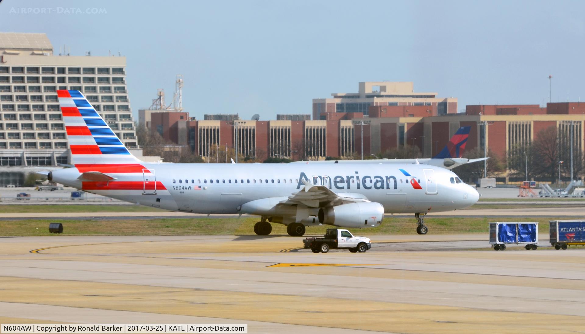 N604AW, 2000 Airbus A320-232 C/N 1196, Taxi Atlanta