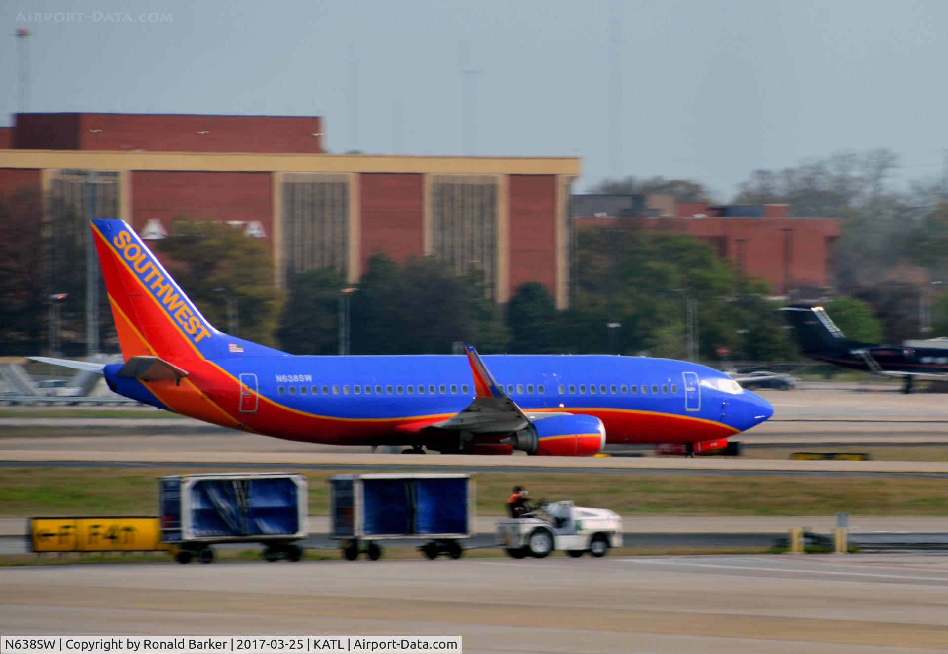N638SW, 1996 Boeing 737-3H4 C/N 27711, Taxi for takeoff Atlanta