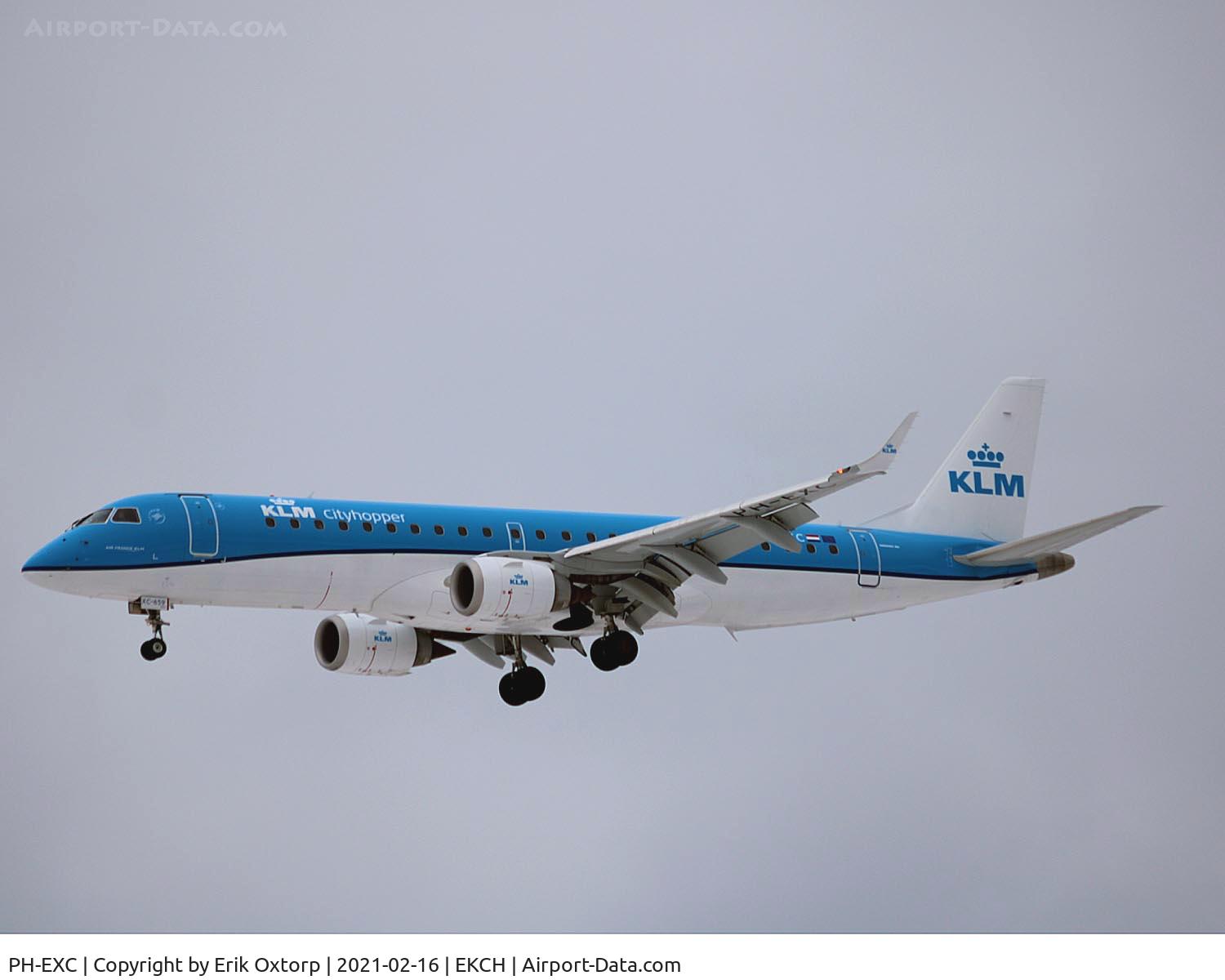 PH-EXC, 2014 Embraer 190STD (ERJ-190-100) C/N 19000659, PH-EXC landing rw 22L
