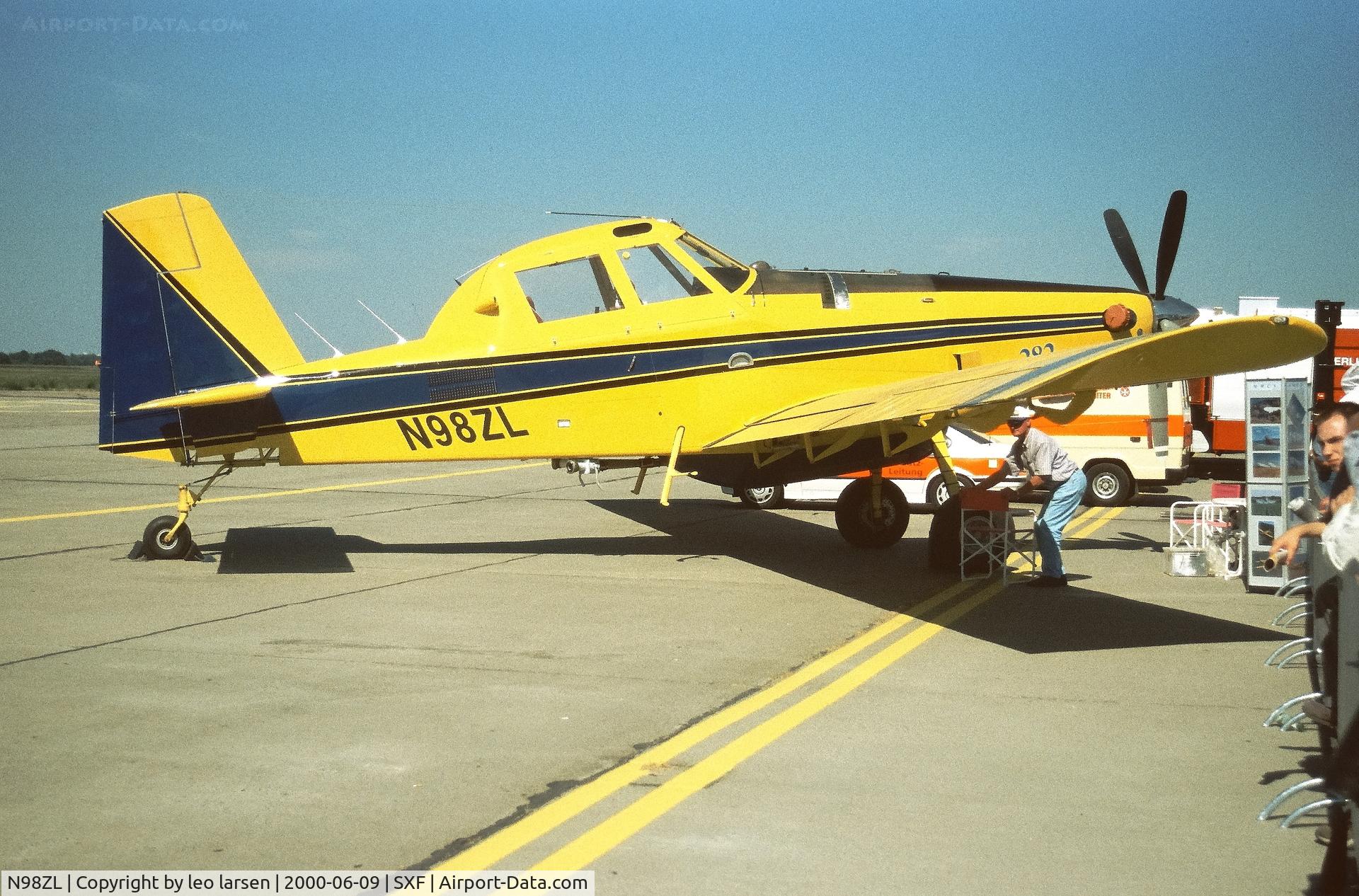 N98ZL, 1998 Air Tractor Inc AT-802 C/N 802-0066, Berlin ILA 9.6.2000