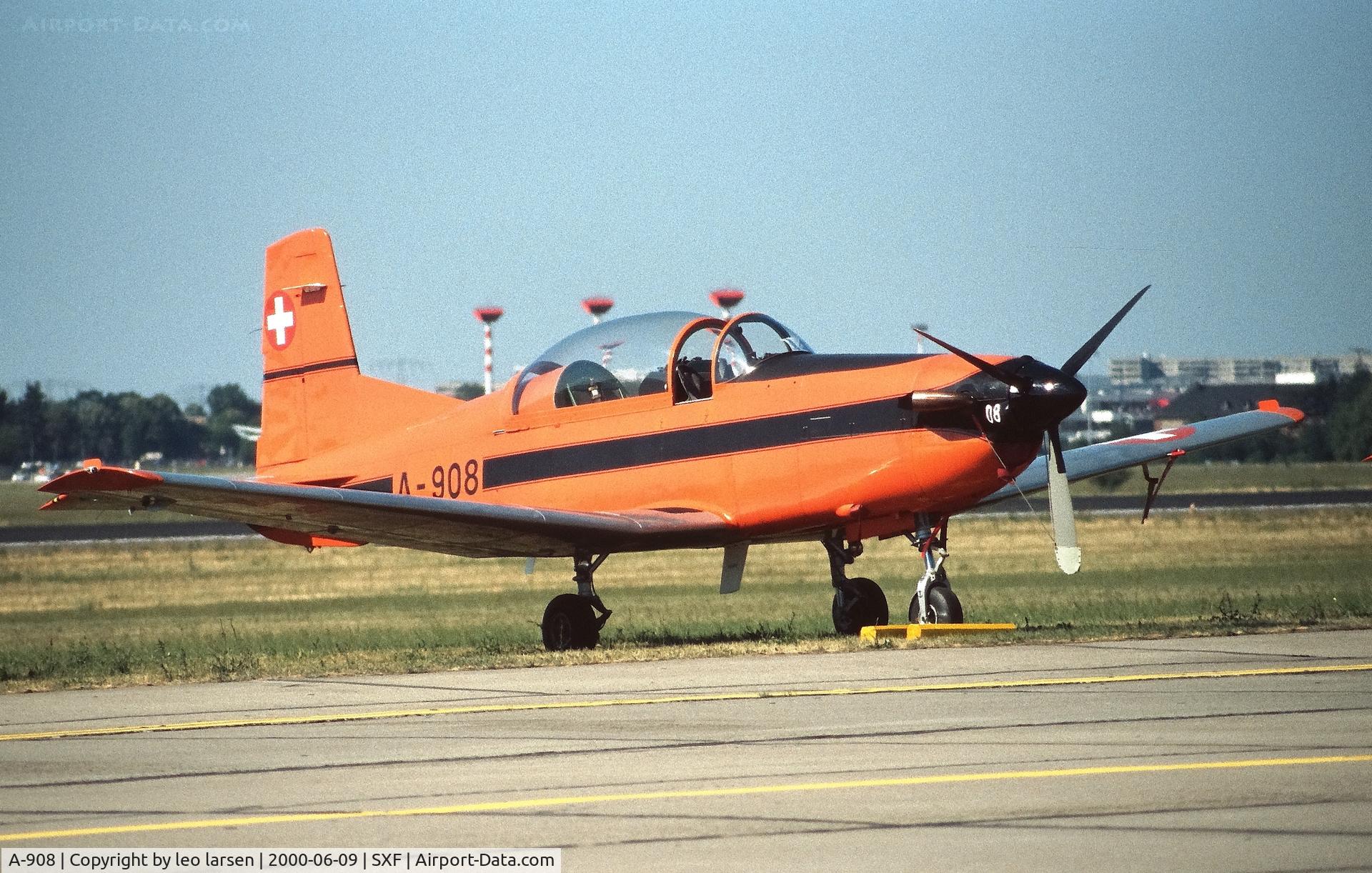A-908, 1982 Pilatus PC-7 Turbo Trainer C/N 316, Berlin ILA 9.6.2000