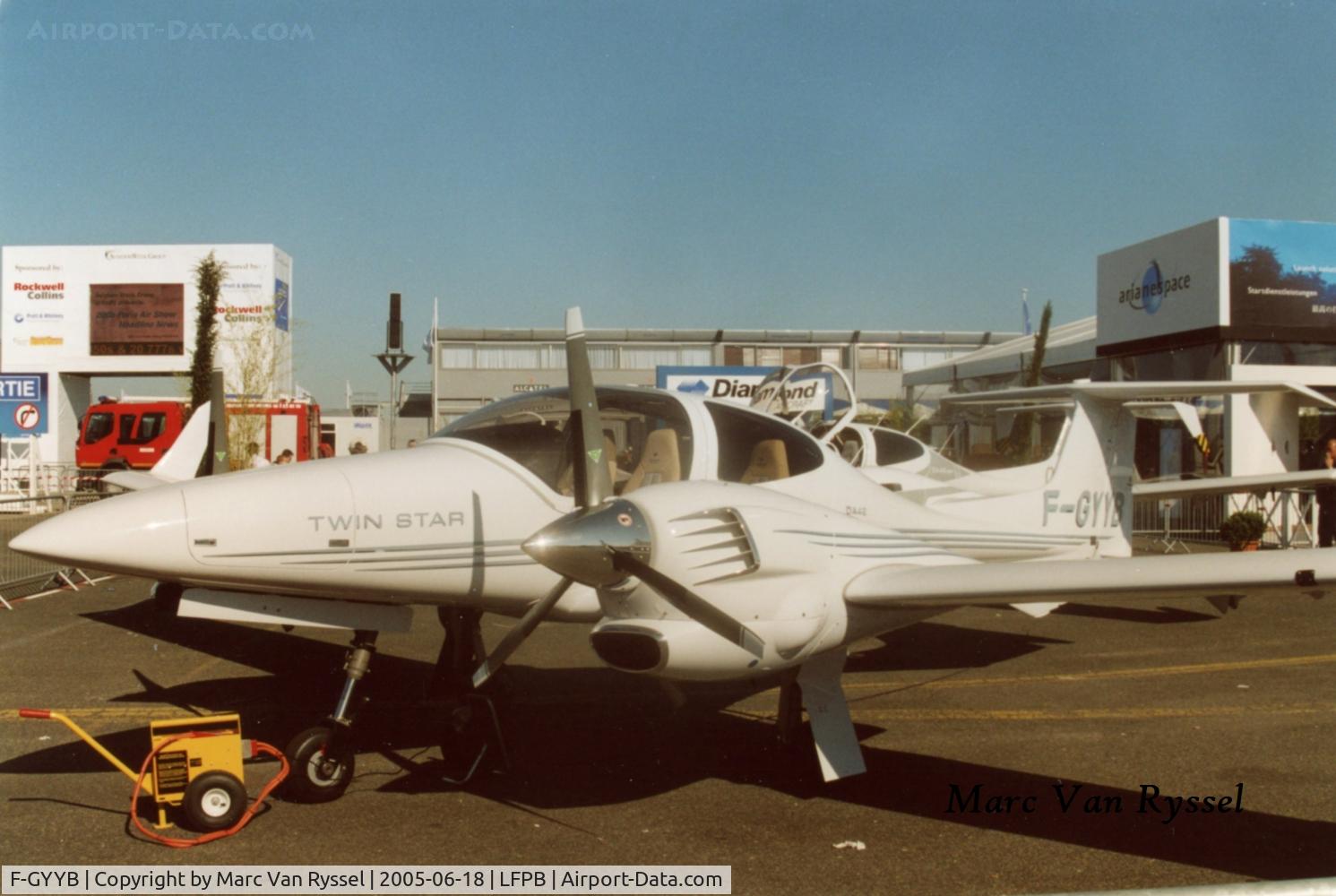 F-GYYB, Diamond DA-42 Twin Star C/N 42.025, At Paris / Le Bourget Air Show in 2005.