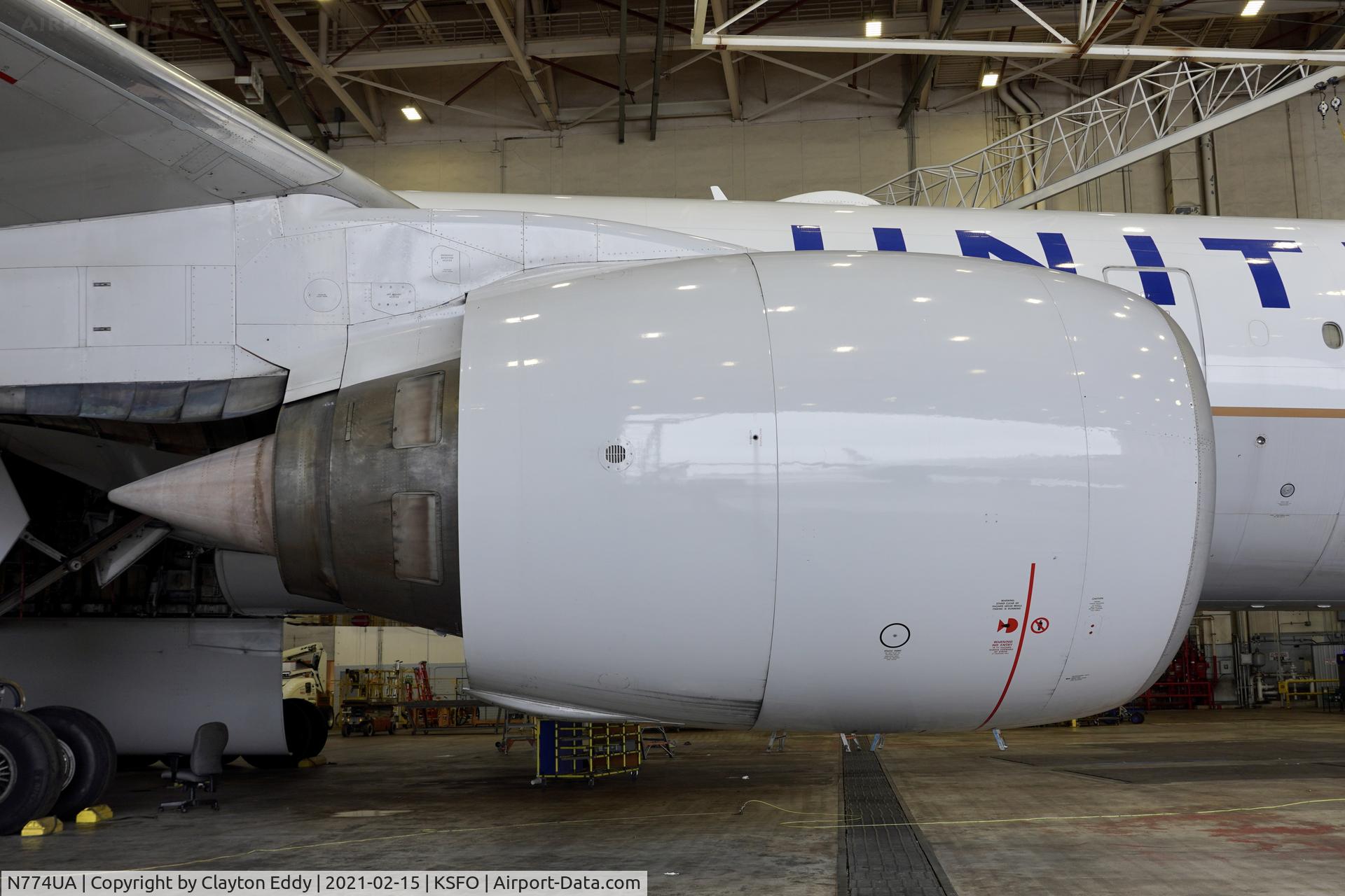 N774UA, 1996 Boeing 777-222 C/N 26936, Min gear. SFO 2021.