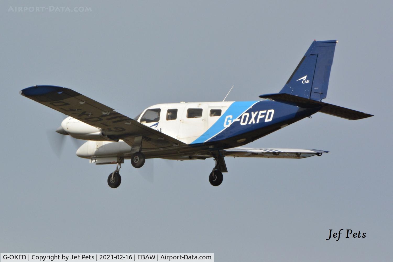 G-OXFD, 2013 Piper PA-34-220T Seneca V C/N 34-49482, Training flights at Antwerp.
