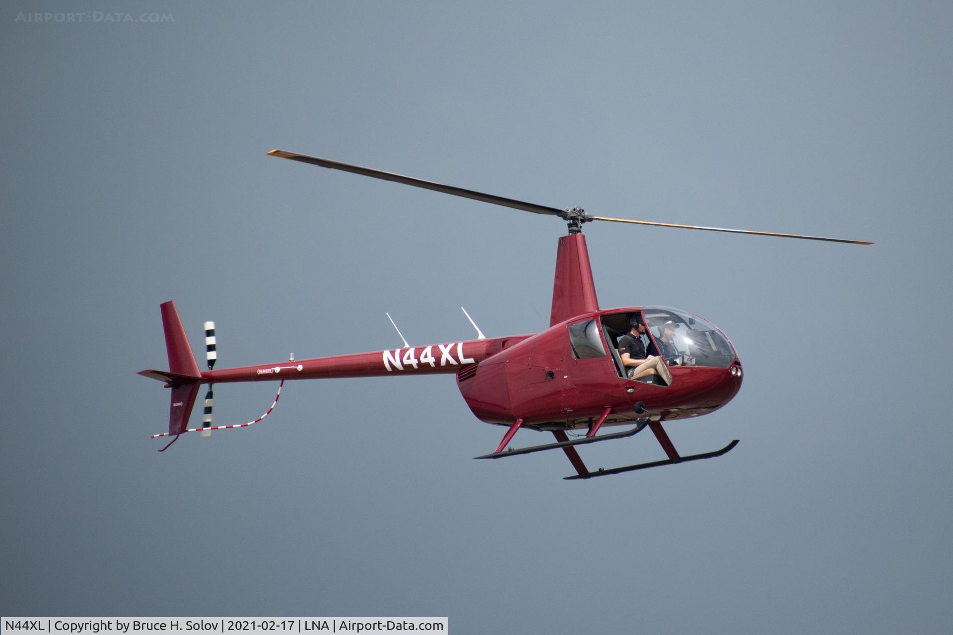 N44XL, 2001 Robinson R44 C/N 1006, takeoff from LNA