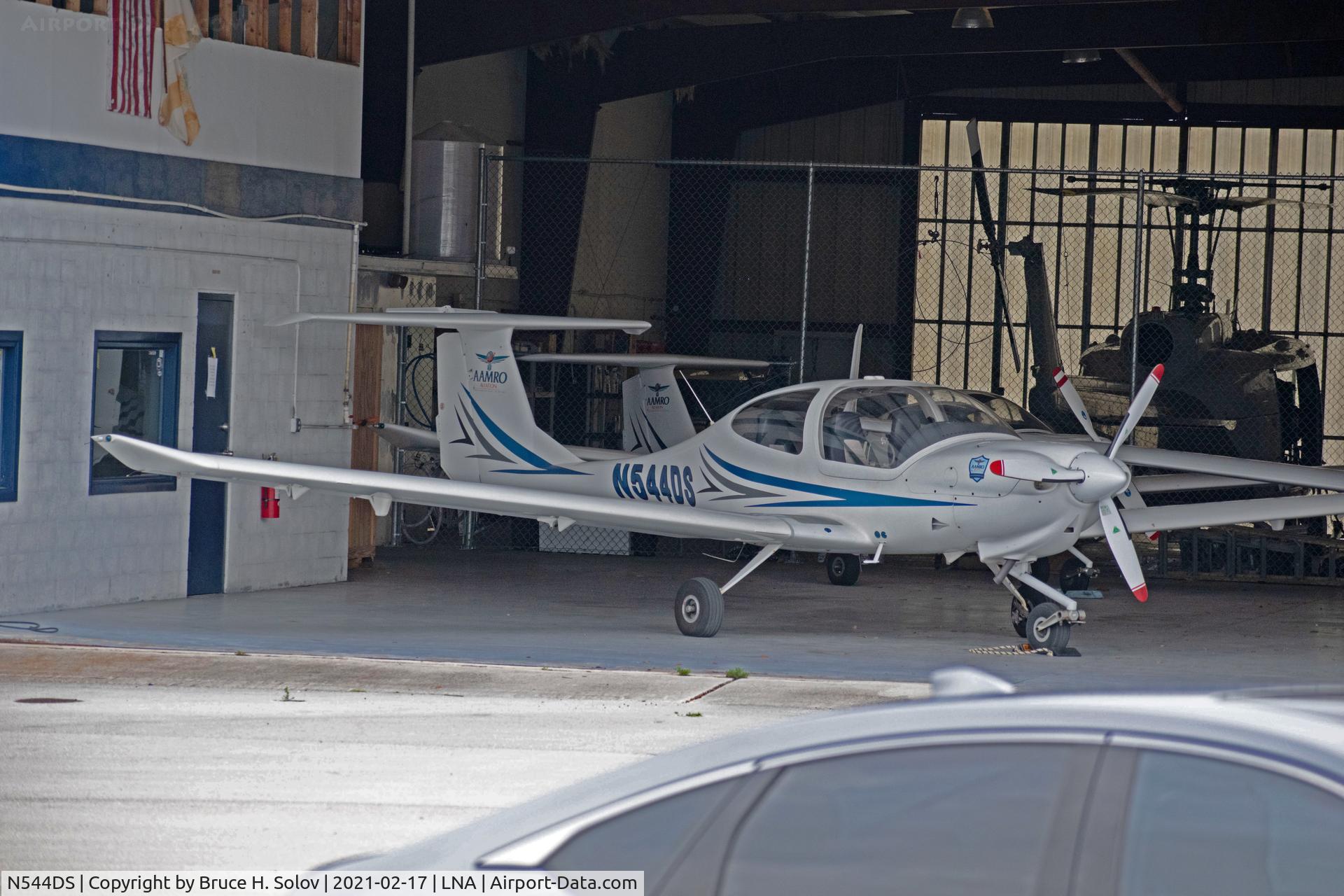 N544DS, 2001 Diamond DA-40 Diamond Star Diamond Star C/N 40044, in its hangar