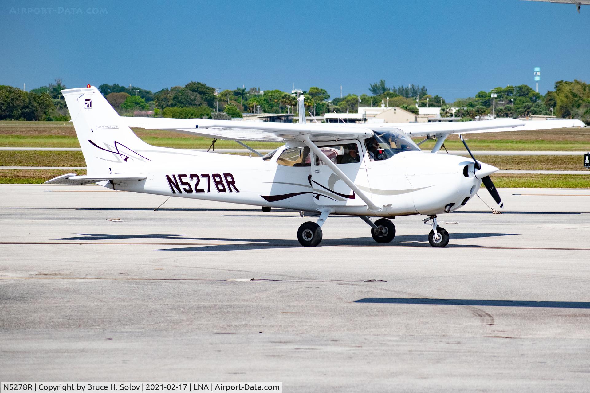 N5278R, 1974 Cessna 172M C/N 17263492, taxiing at LNA
