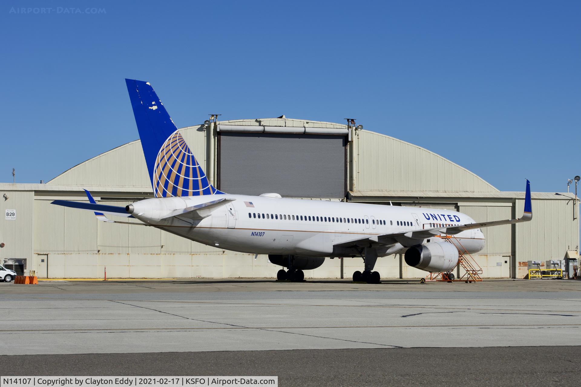 N14107, 1994 Boeing 757-224 C/N 27297, SFO 2021.