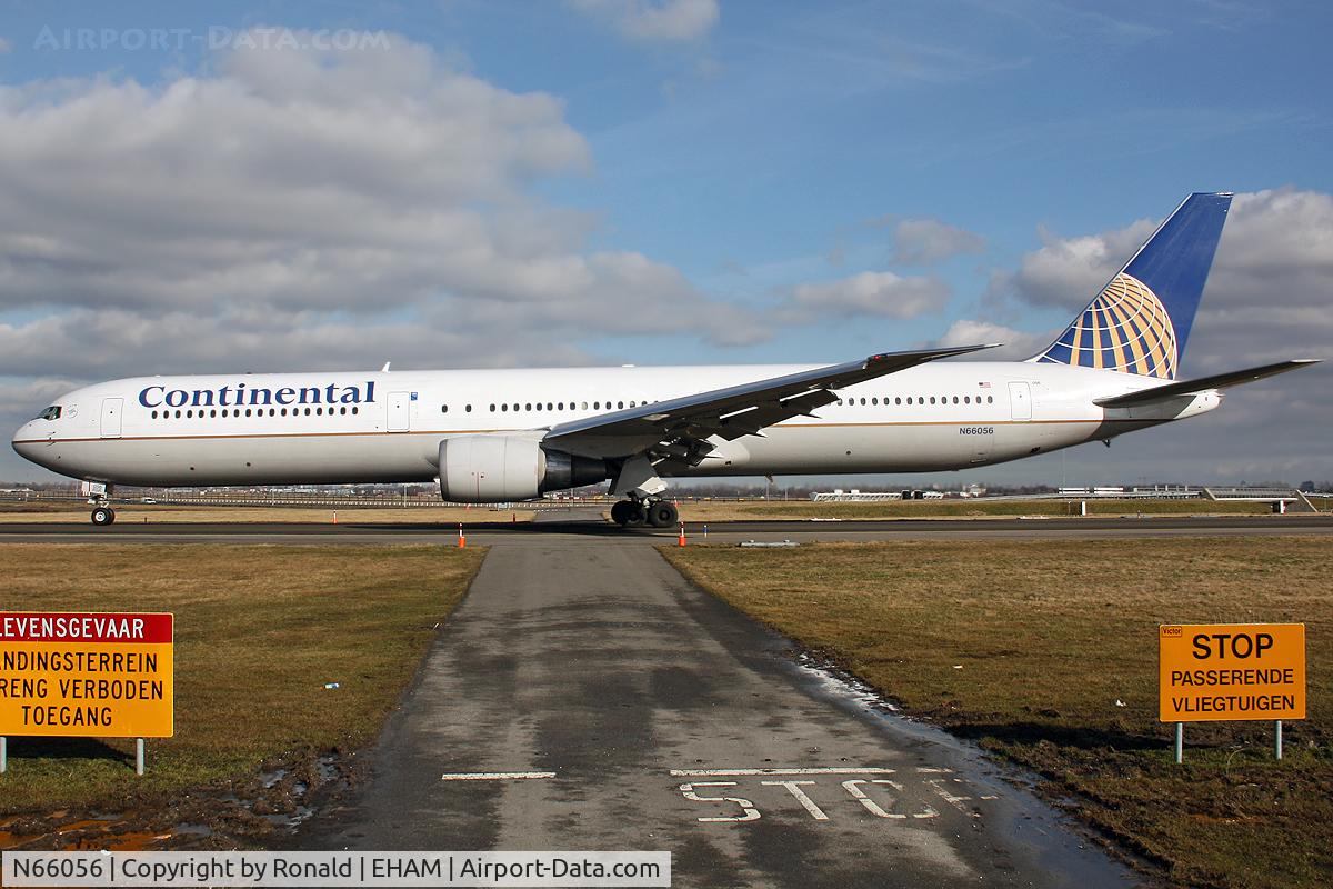 N66056, 2001 Boeing 767-424/ER C/N 29451, at spl