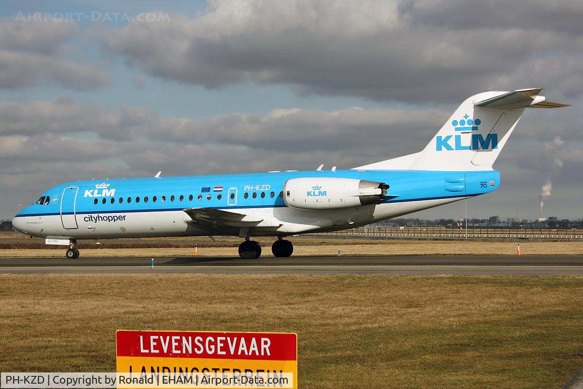 PH-KZD, 1997 Fokker 70 (F-28-0070) C/N 11582, at spl