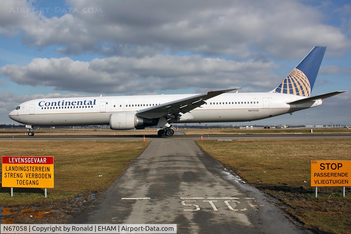 N67058, 2002 Boeing 767-424/ER C/N 29453, at spl