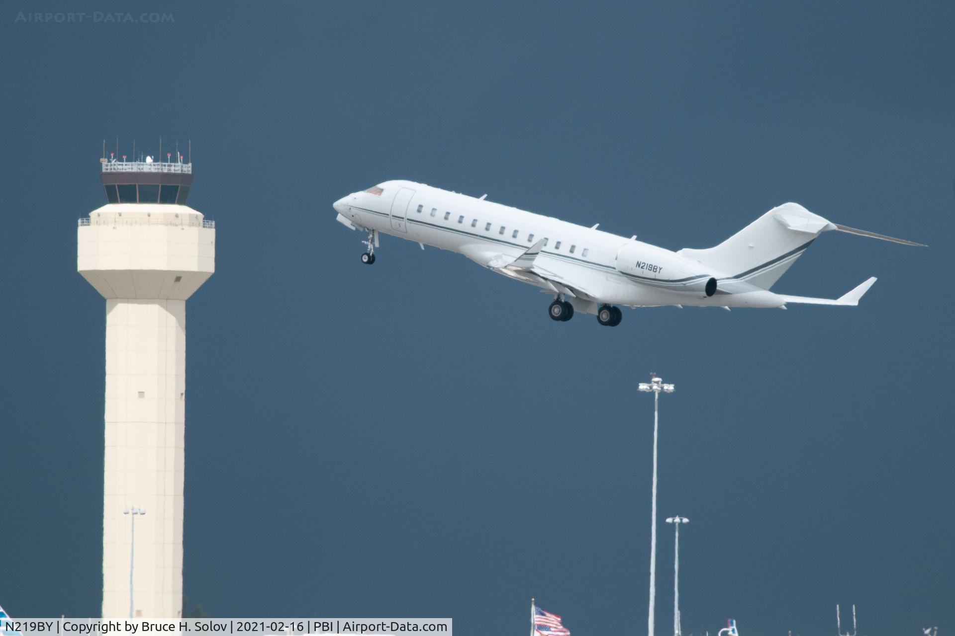N219BY, 2016 Bombardier BD-700-1A10 C/N 9775, Takeoff from PBI