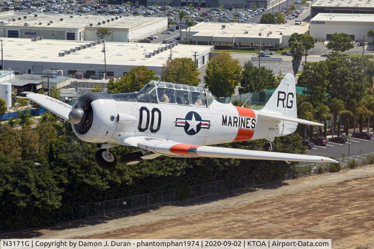 N3171G, 1959 North American AT-6G Texan C/N 168-404 (49-3300), DepartingKTOA