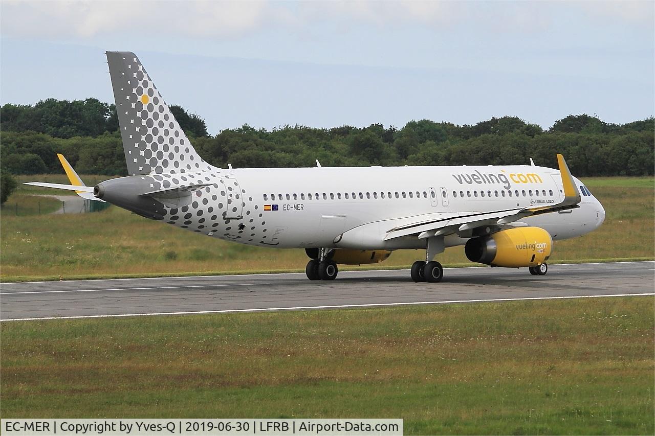 EC-MER, 2015 Airbus A320-232 C/N 6510, Airbus A320-232, Take off run rwy 07R, Brest-Bretagne airport (LFRB-BES)