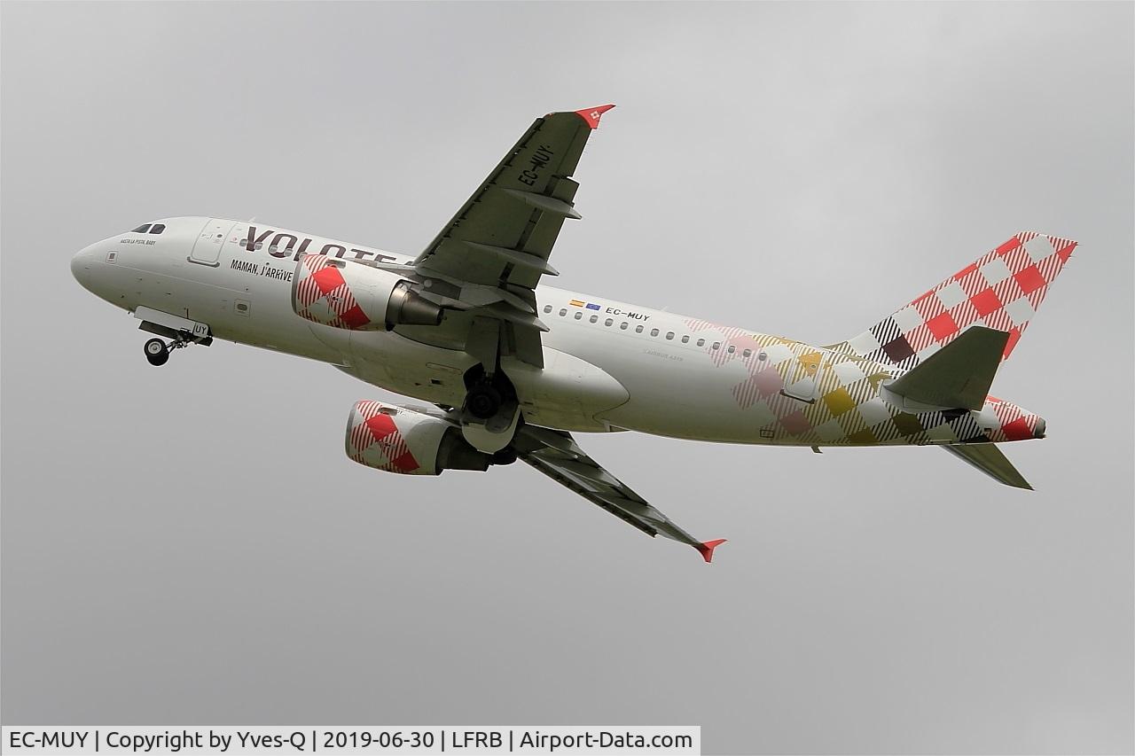 EC-MUY, 2003 Airbus A319-111 C/N 2050, Airbus A319-111, Take off rwy 25L, Brest-Bretagne airport (LFRB-BES)