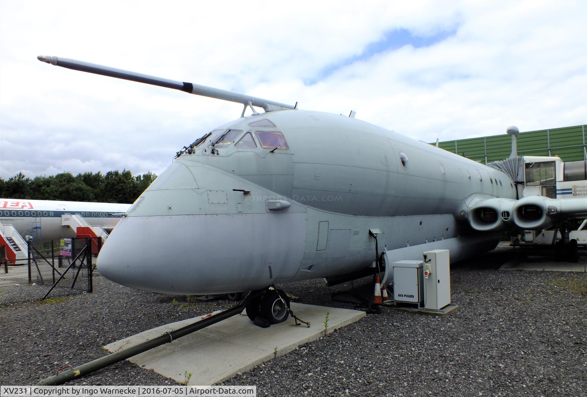 XV231, Hawker Siddeley Nimrod MR.2 C/N 8006, Hawker Siddeley Nimrod MR2 at Manchester Airport Viewing Park