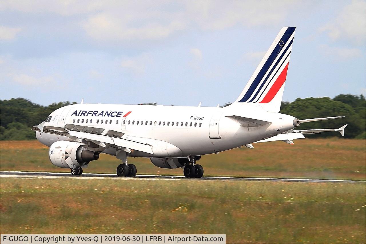 F-GUGO, 2006 Airbus A318-111 C/N 2951, Airbus A318-111, Landing rwy 25L, Brest-Bretagne airport (LFRB-BES)
