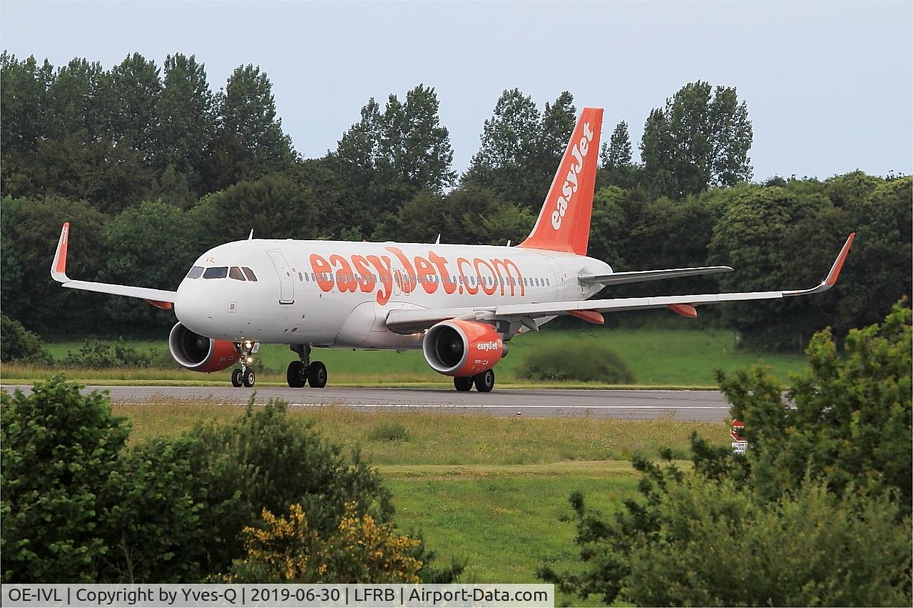 OE-IVL, 2014 Airbus A320-214 C/N 6188, Airbus A320-214, Ready to take off rwy 25L, Brest-Bretagne airport (LFRB-BES)