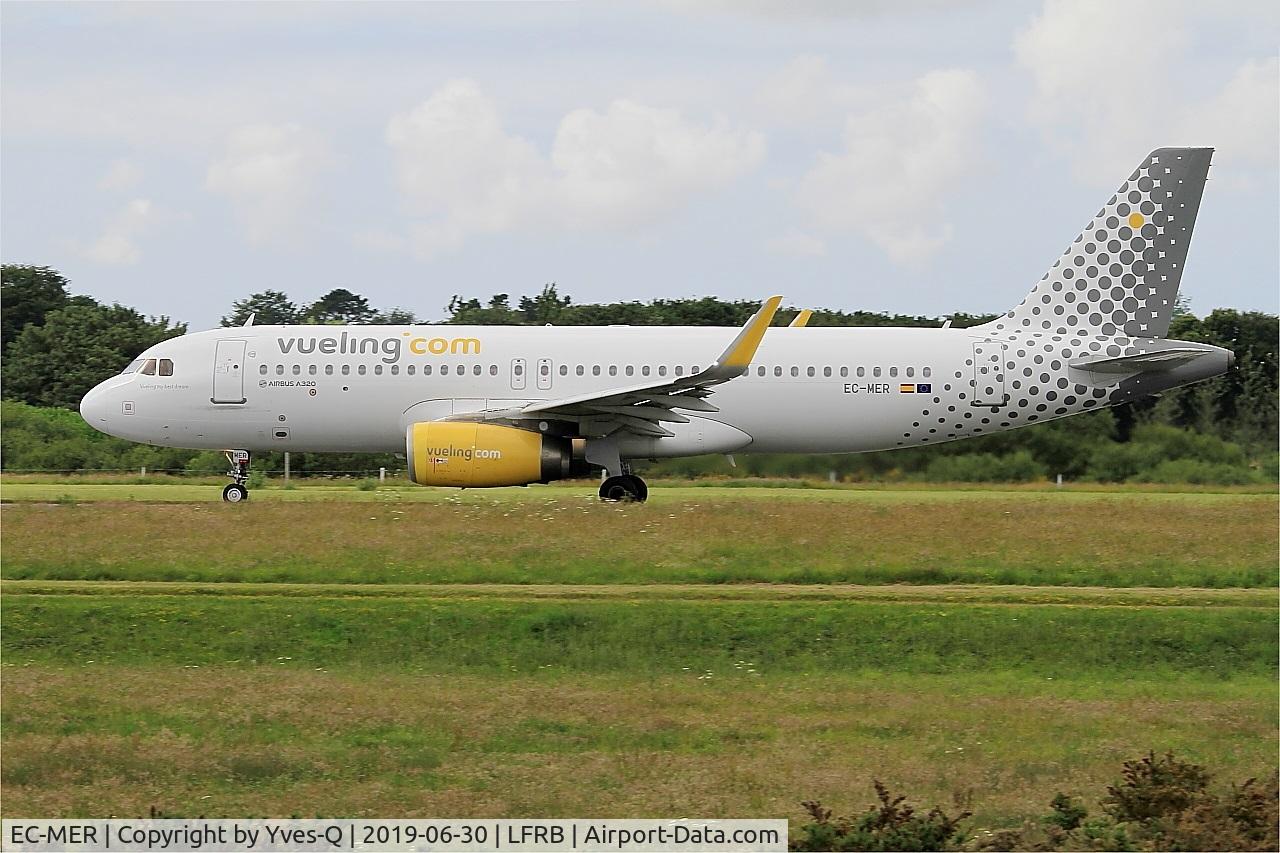 EC-MER, 2015 Airbus A320-232 C/N 6510, Airbus A320-232, Take off run rwy 25L, Brest-Bretagne airport (LFRB-BES)