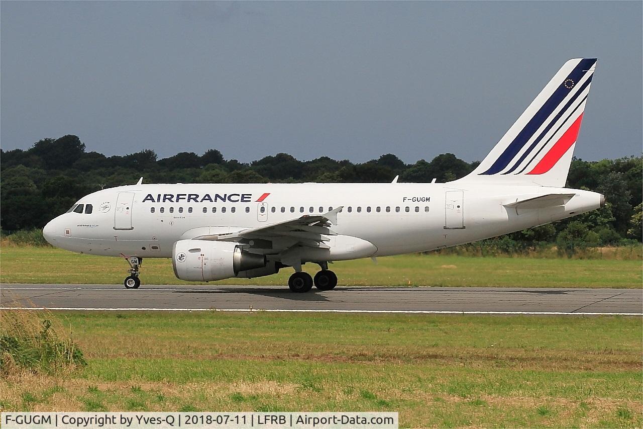 F-GUGM, 2006 Airbus A318-111 C/N 2750, Airbus A318-111, Taxiing rwy 07R, Brest-Bretagne airport (LFRB-BES)