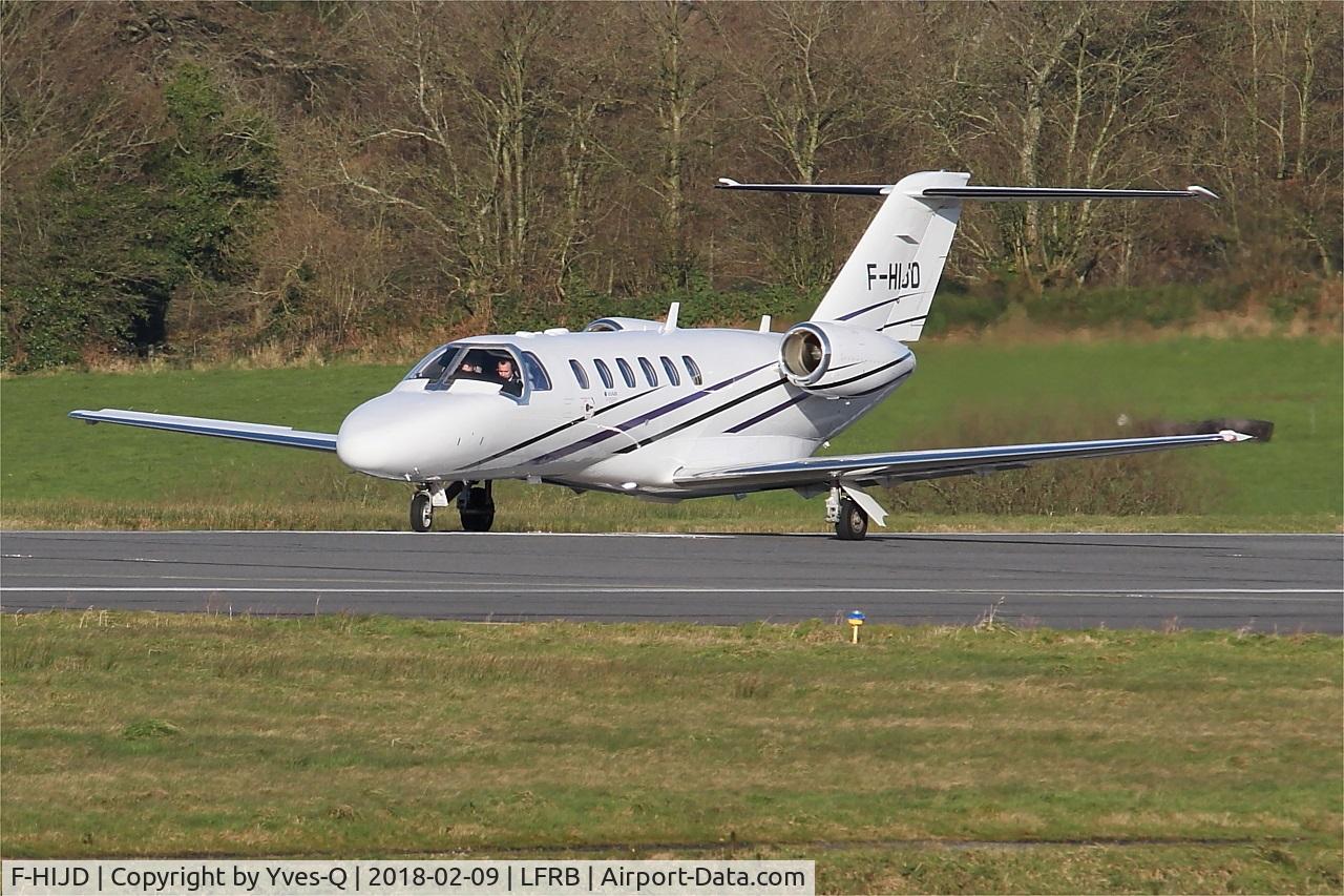 F-HIJD, 2010 Cessna 525A CitationJet CJ2+ C/N 525A-0462, Cessna CitationJet CJ2, Ready to take off  rwy 25L, Brest-Bretagne airport (LFRB-BES)