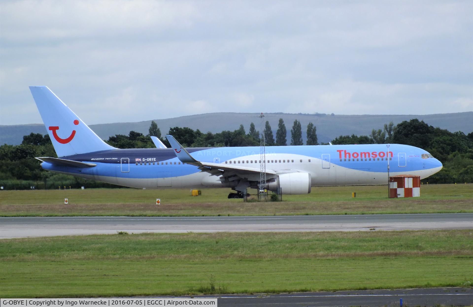 G-OBYE, 1998 Boeing 767-304/ER C/N 28979, Boeing 767-304/ER of TUI Airways (Thomson) at Manchester airport