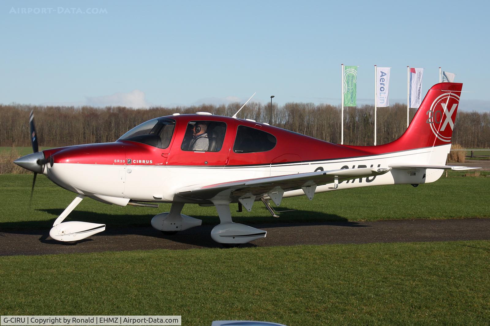 G-CIRU, 2009 Cirrus SR20 C/N 2023, at ehmz