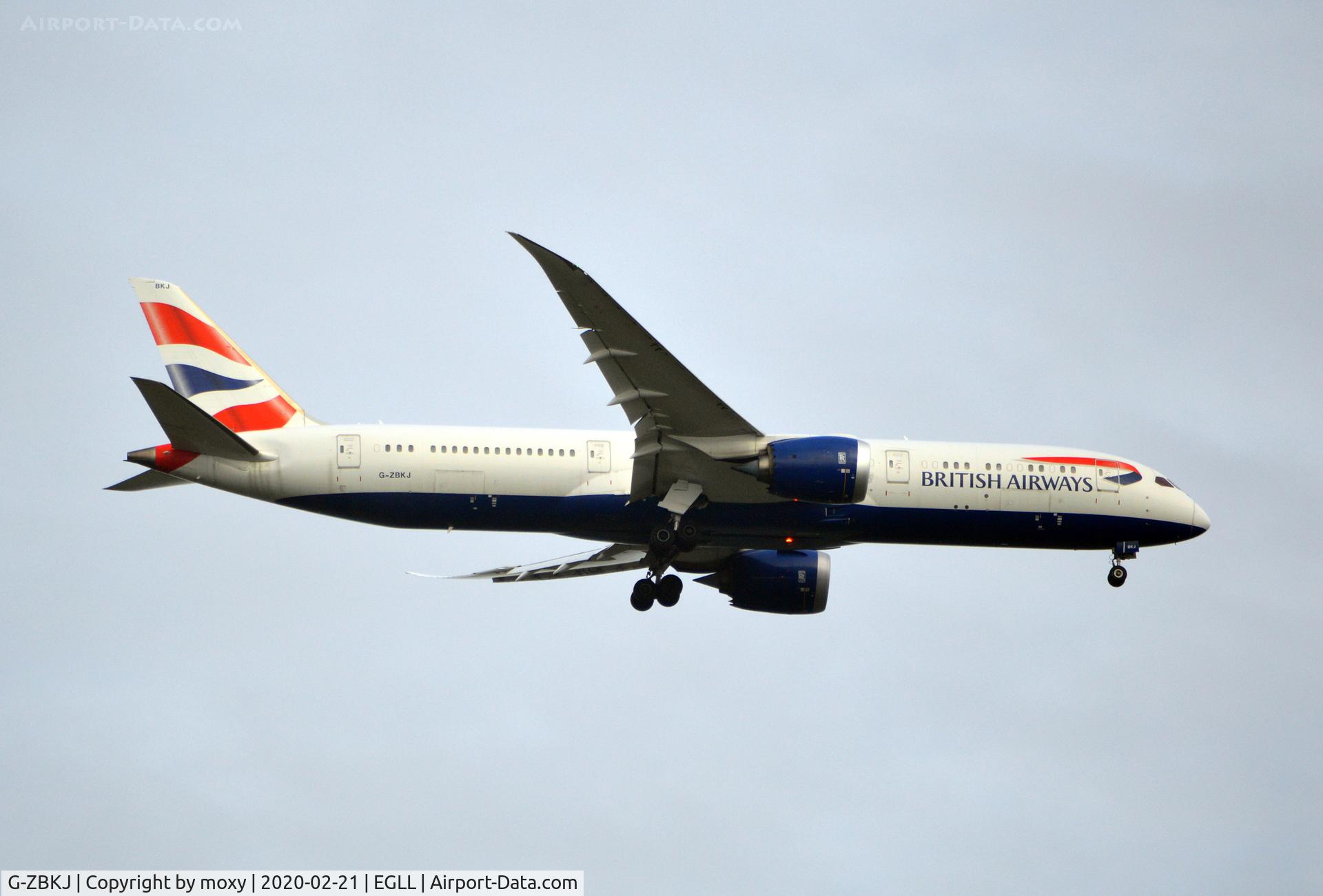 G-ZBKJ, 2016 Boeing 787-9 Dreamliner C/N 38626, Boeing 787-9 Dreamliner on finals to 9R London Heathrow.