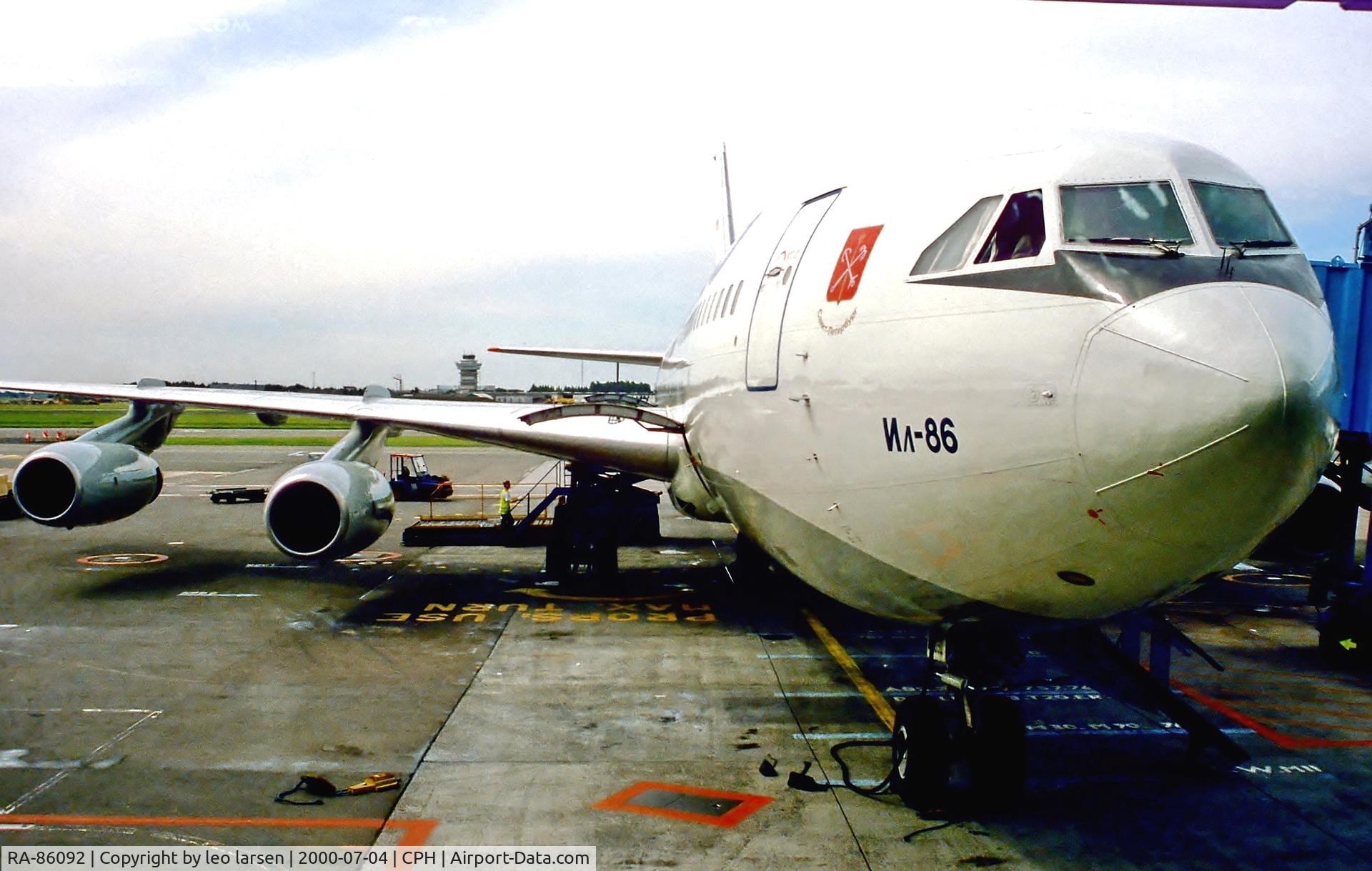 RA-86092, 1988 Ilyushin IL-86 C/N 51483207063, Copenhagen 4.7.2000