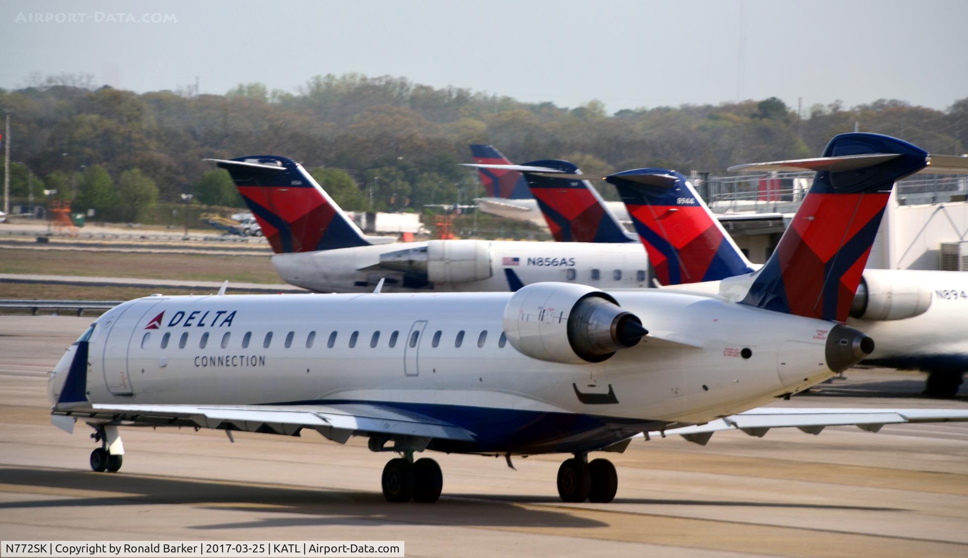 N772SK, 2005 Bombardier CRJ-702 (CL-600-2C10) Regional Jet C/N 10235, Taxi for takeoff Atlanta