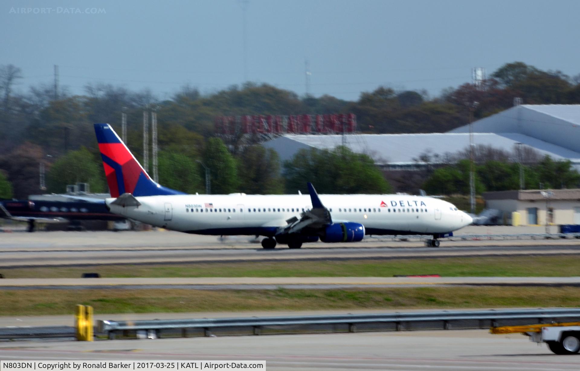 N803DN, 2013 Boeing 737-932/ER C/N 31919, Landing Atlanta