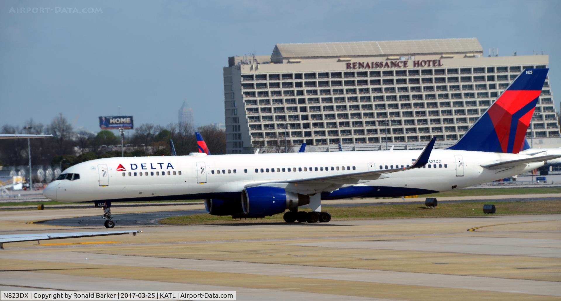N823DX, 2004 Boeing 757-26D C/N 33967, Taxi to gate Atlanta