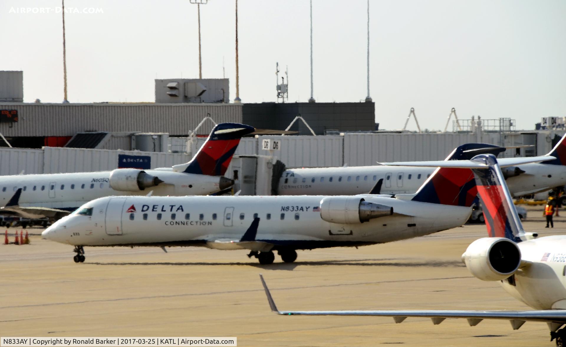 N833AY, 2005 Bombardier CRJ-200LR (CL-600-2B19) C/N 8033, Taxi Atlanta