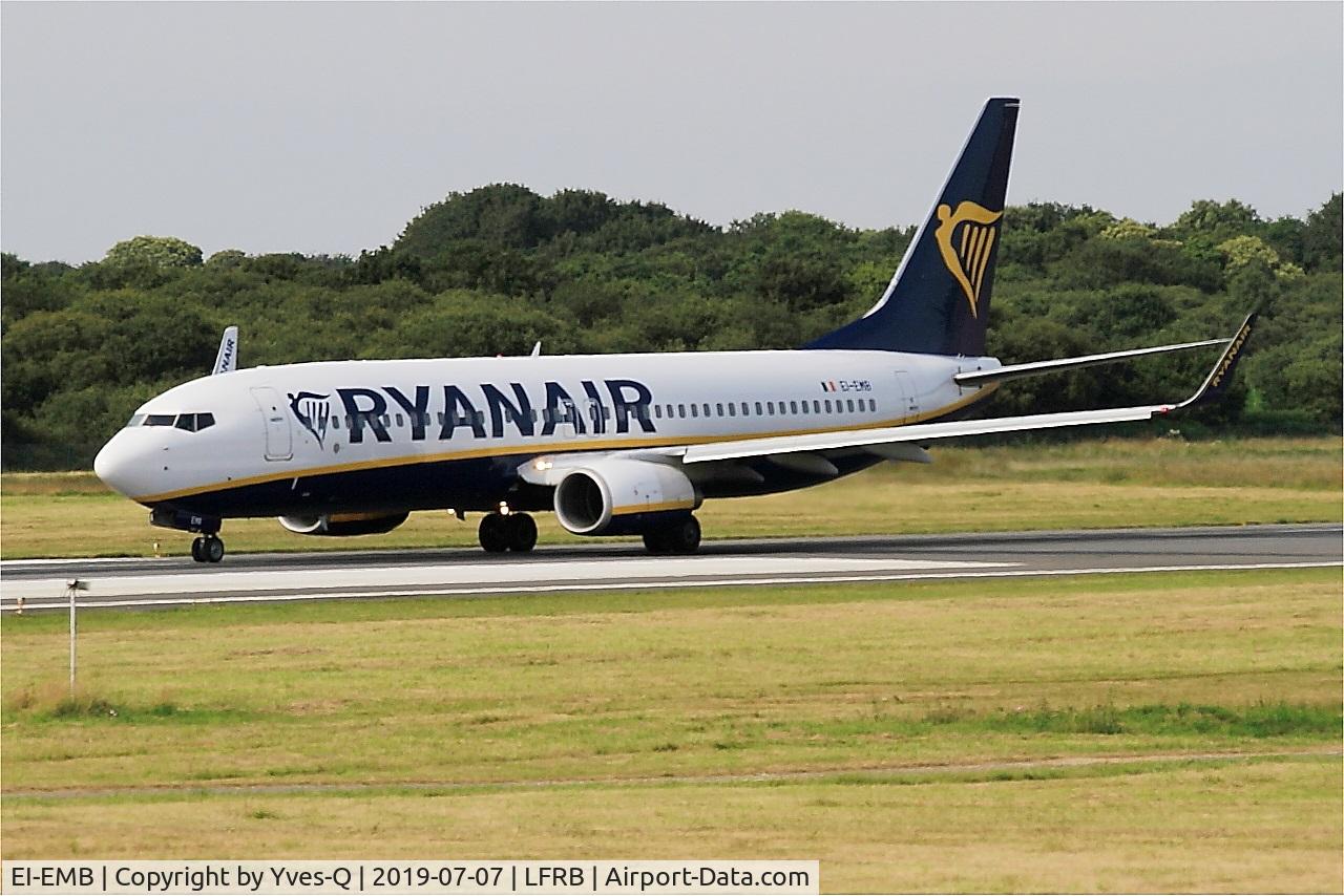 EI-EMB, 2010 Boeing 737-8AS C/N 38511, Boeing 737-8AS, Taxiing rwy 07R, Brest-Bretagne airport (LFRB-BES)