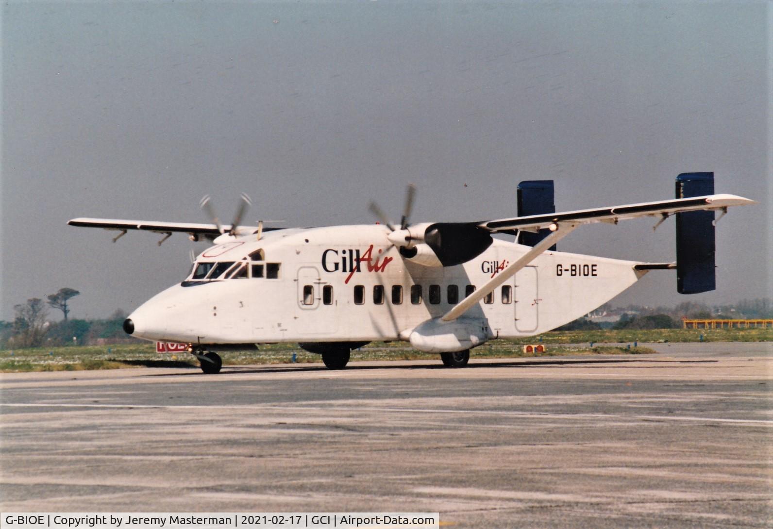 G-BIOE, 1981 Short 330-100 C/N SH.3063, Gill Air operated the aicraft on the NCL-GCI schedule
