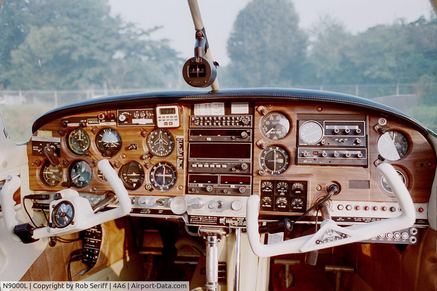 N9000L, 1968 Mooney M20C Ranger C/N 680005, 2001:  King Radios inc. RNAV