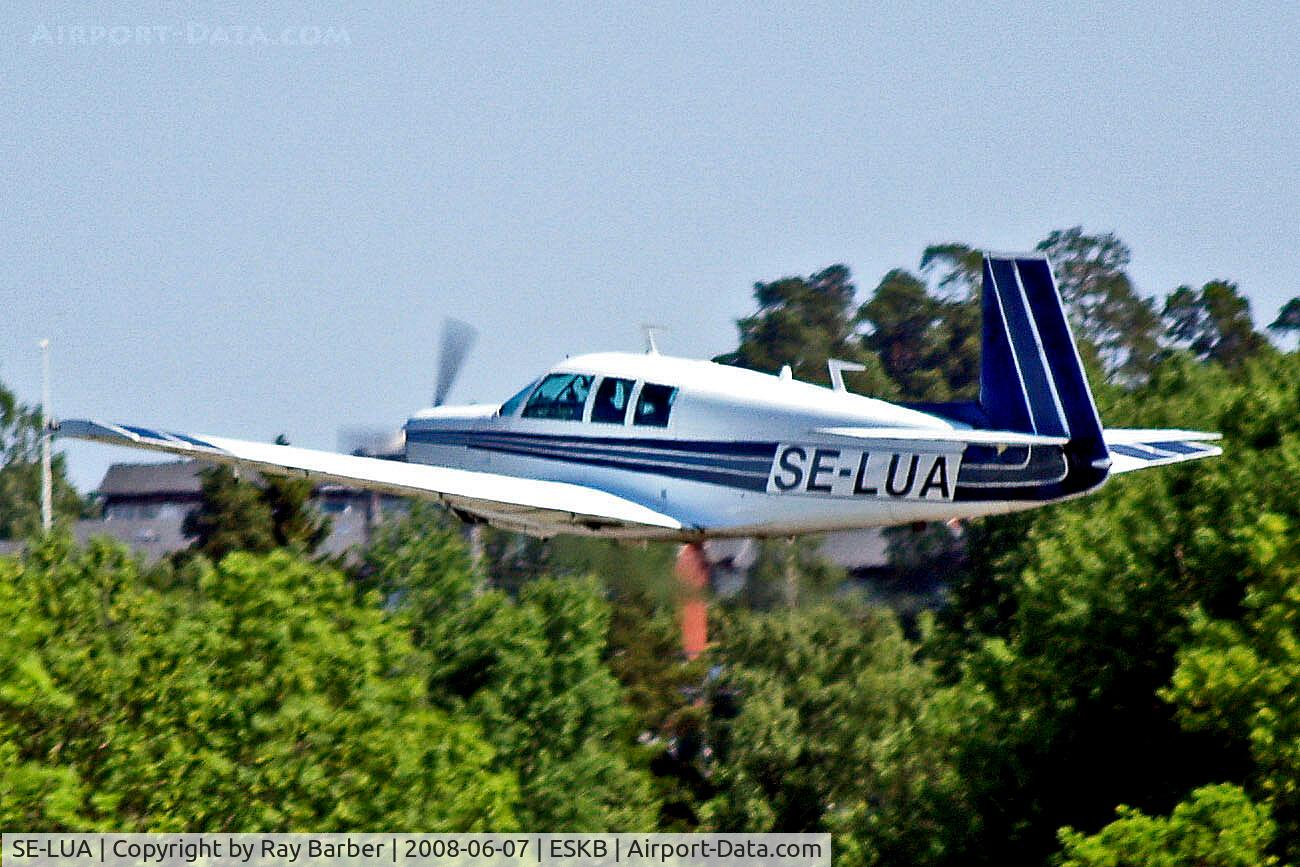 SE-LUA, 1968 Mooney M20F Executive C/N 680130, SE-LIA   Mooney M.20F Executive [680130] Stockholm-Barkarby~SE 07/06/2008