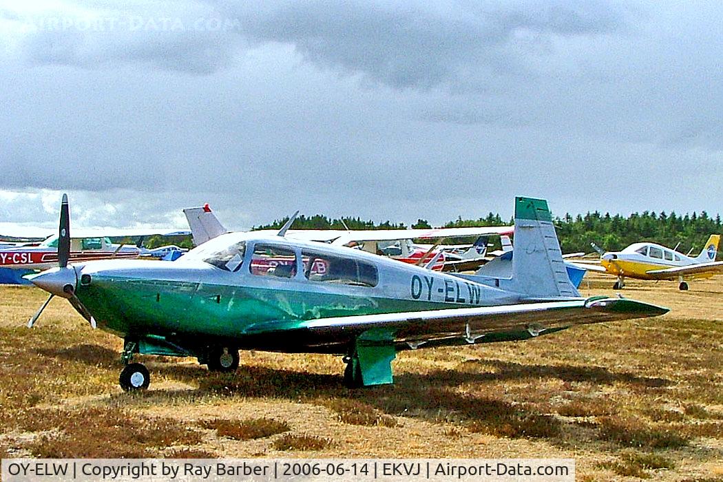 OY-ELW, 1995 Mooney M20R Ovation C/N 29-0045, OY-ELW   Mooney M20R Ovation [29-0045] Stauning~OY 14/06/2006