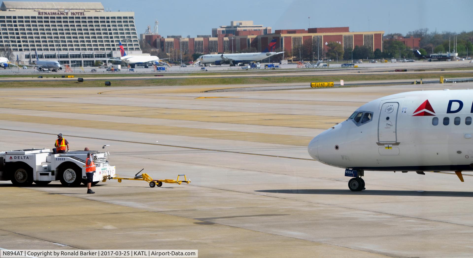 N894AT, 2004 Boeing 717-200 C/N 55046, Farewell salute Atlanta