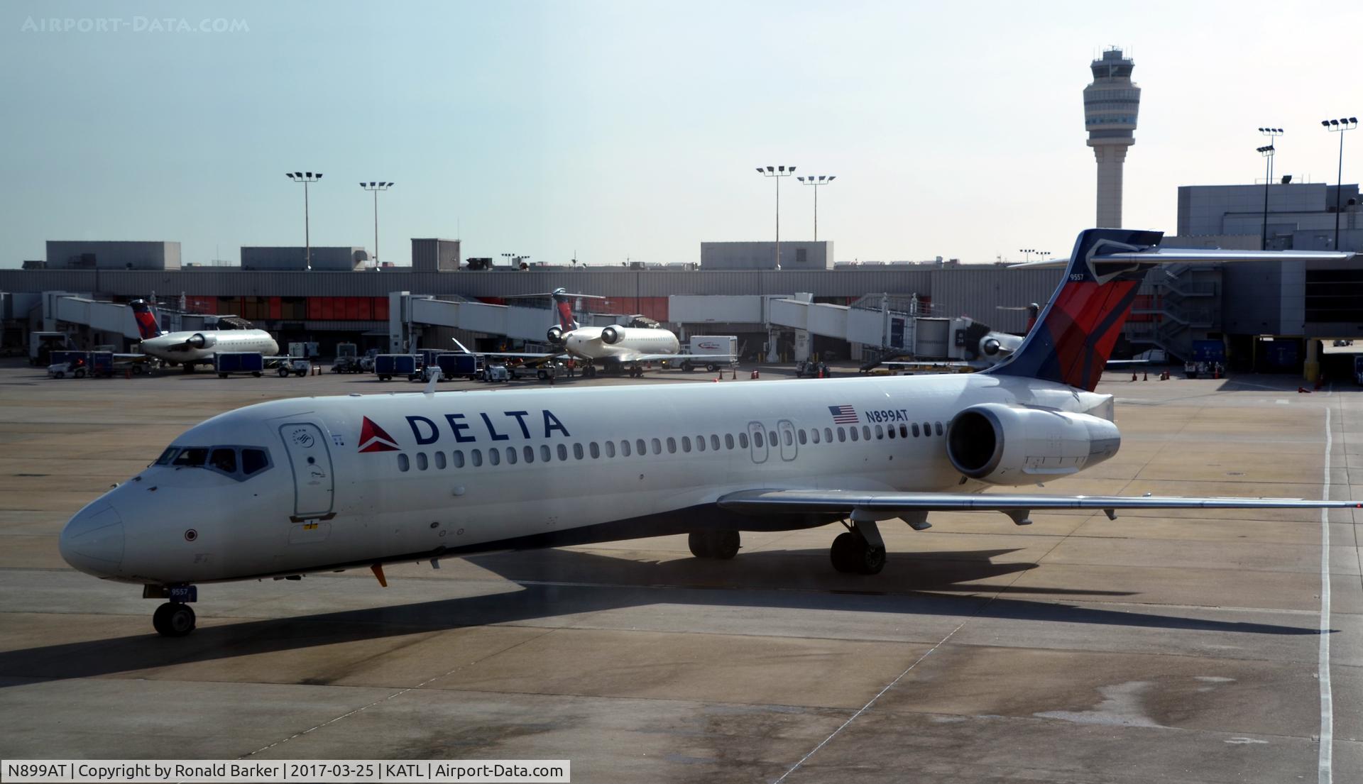 N899AT, 2005 Boeing 717-200 C/N 55049, Taxi Atlanta
