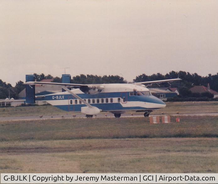 G-BJLK, 1981 Short 330-100 C/N SH.3078, G-BJLK at Guernsey in partial Air UK colours