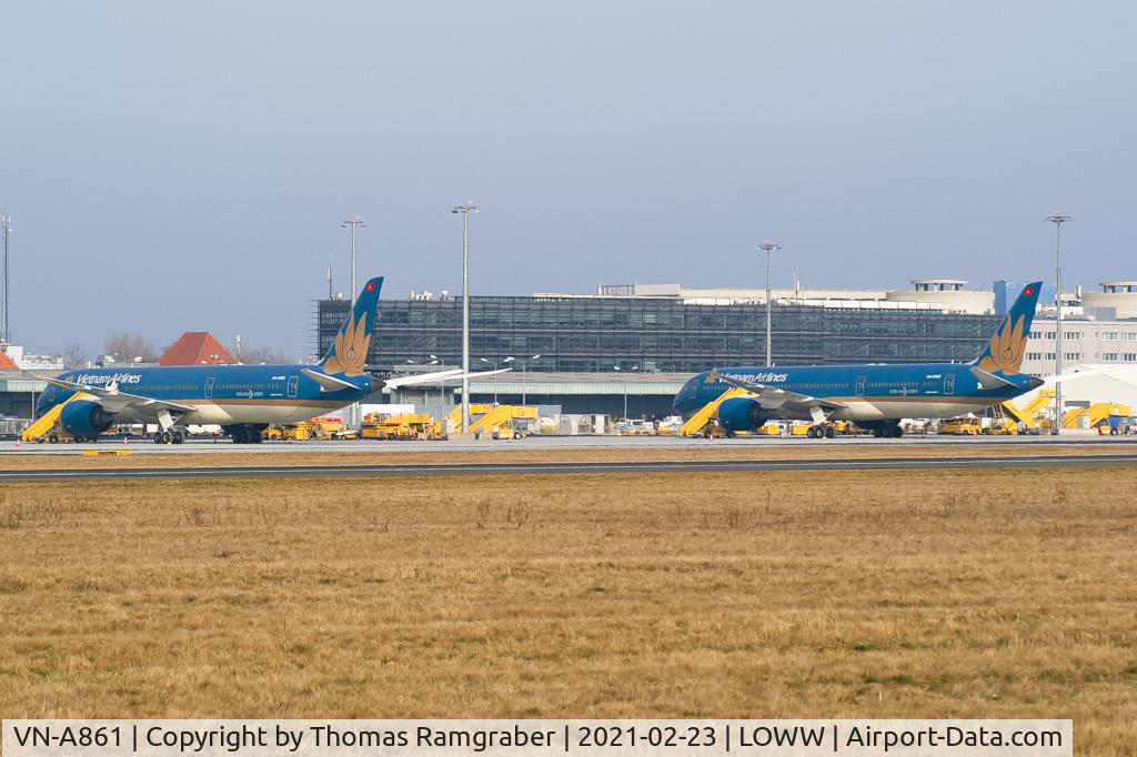 VN-A861, 2015 Boeing 787-9 Dreamliner C/N 35151, Vietnam Airlines Boeing 787-9 Dreamliner + VN-A868