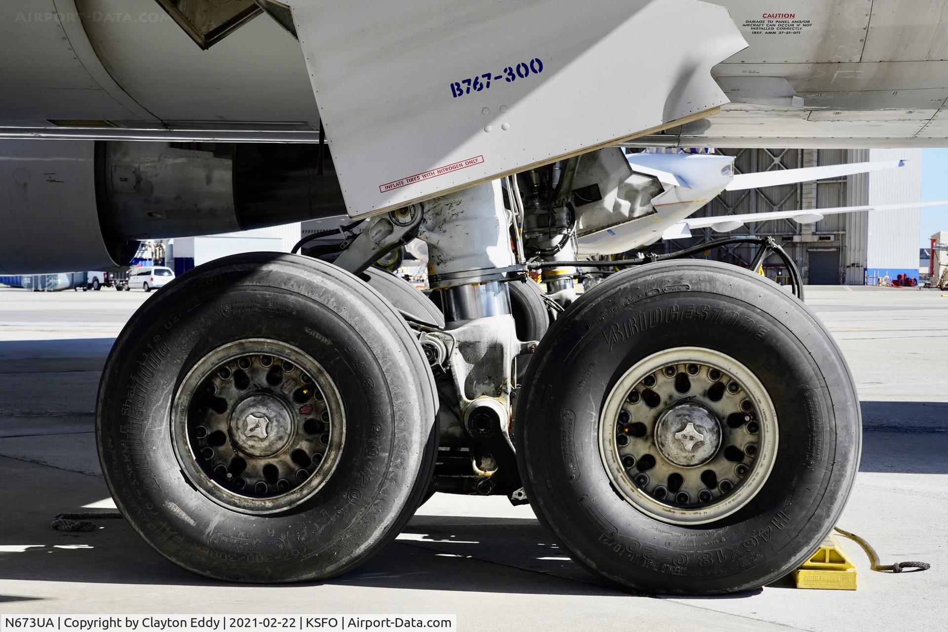 N673UA, 2000 Boeing 767-322 C/N 29241, SFO 2021.