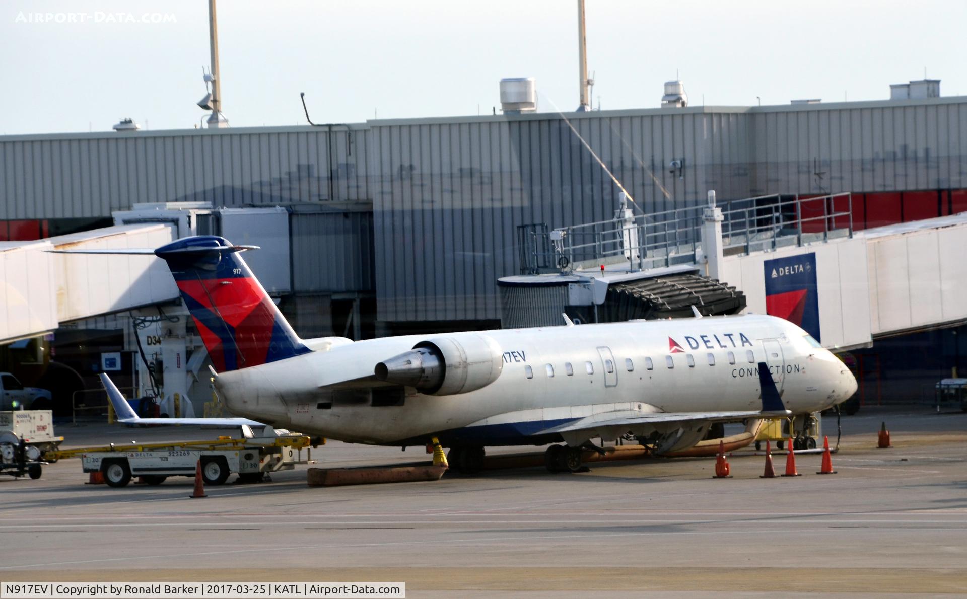 N917EV, 2003 Bombardier CRJ-200ER (CL-600-2B19) C/N 7769, At the gate Atlanta