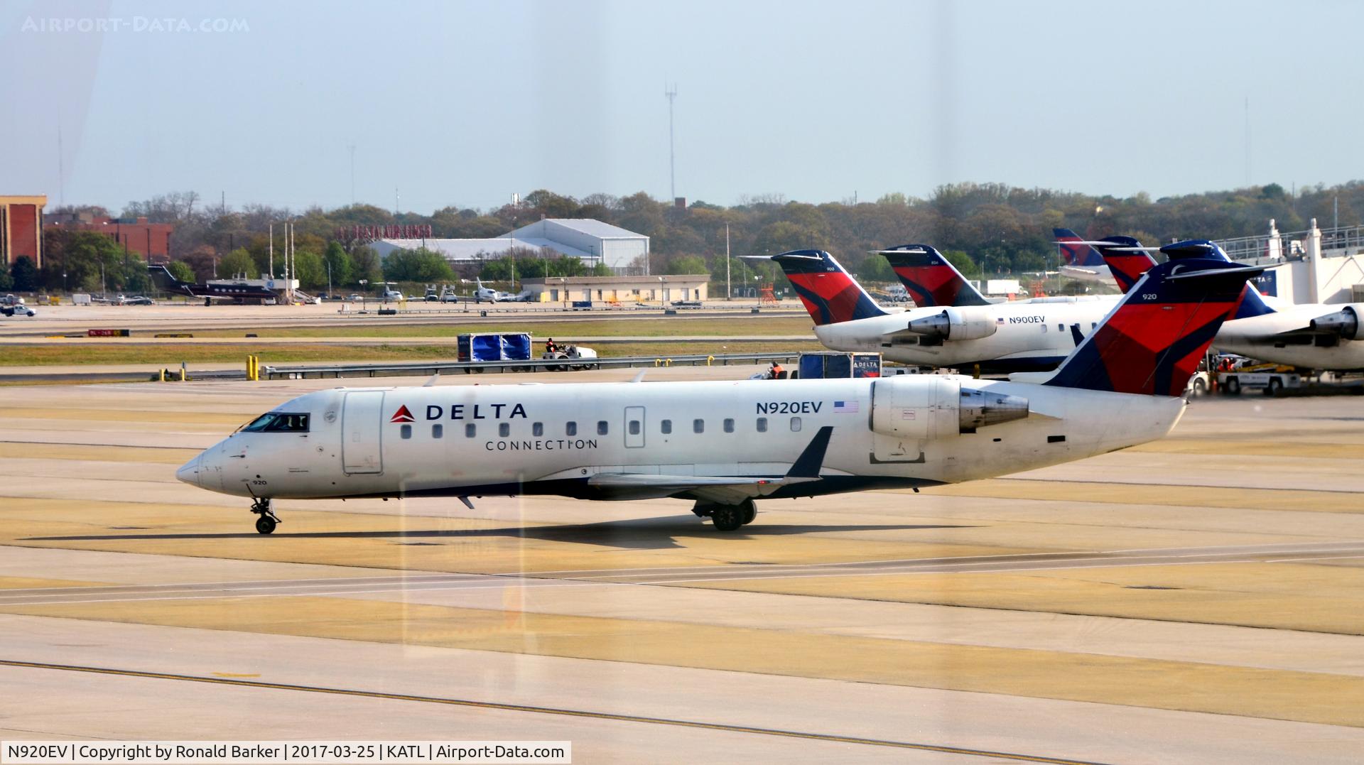 N920EV, 2003 Bombardier CRJ-200ER (CL-600-2B19) C/N 7810, Taxi Atlanta