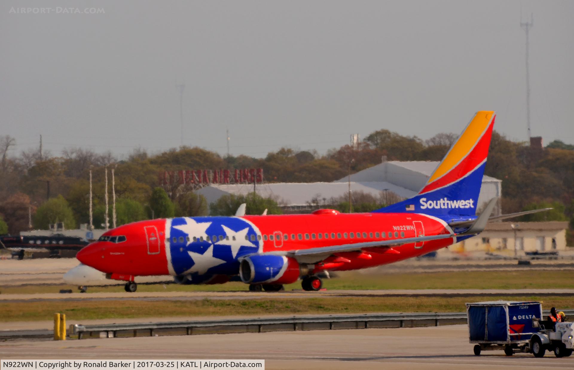 N922WN, 2008 Boeing 737-7H4 C/N 32461, Tennessee One taxi for takeoff Atlanta