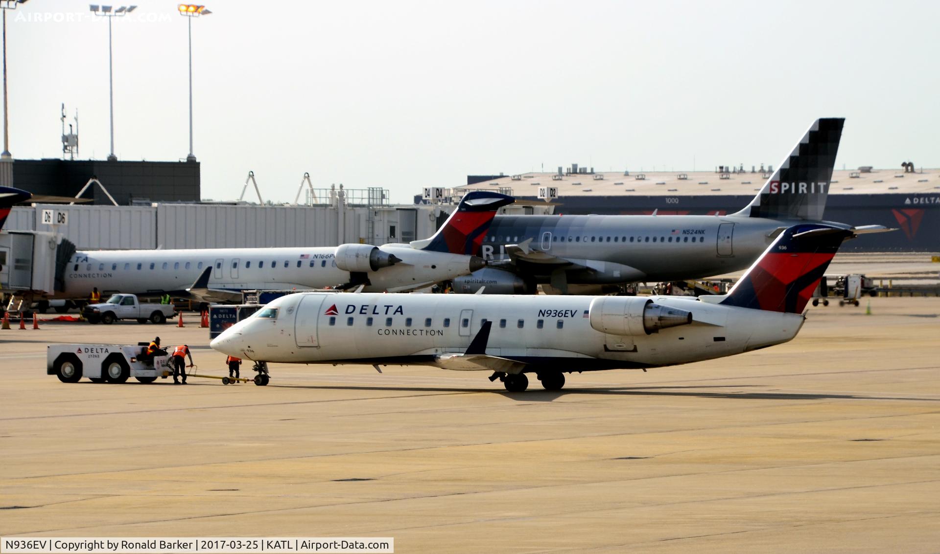 N936EV, 2005 Bombardier CRJ-200ER (CL-600-2B19) C/N 8038, Pushback Atlanta