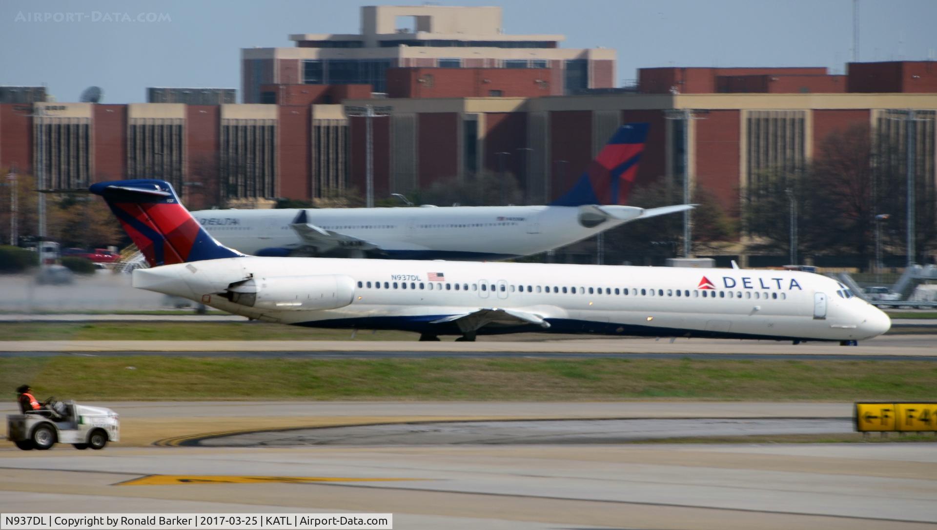 N937DL, 1989 McDonnell Douglas MD-88 C/N 49810, Takeoff Atlanta