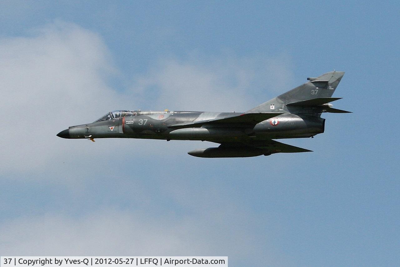 37, Dassault Super Etendard C/N 37, Dassault Super Etendard M, On display, La Ferté Alais Airfield (LFFQ) Air Show in may 2012